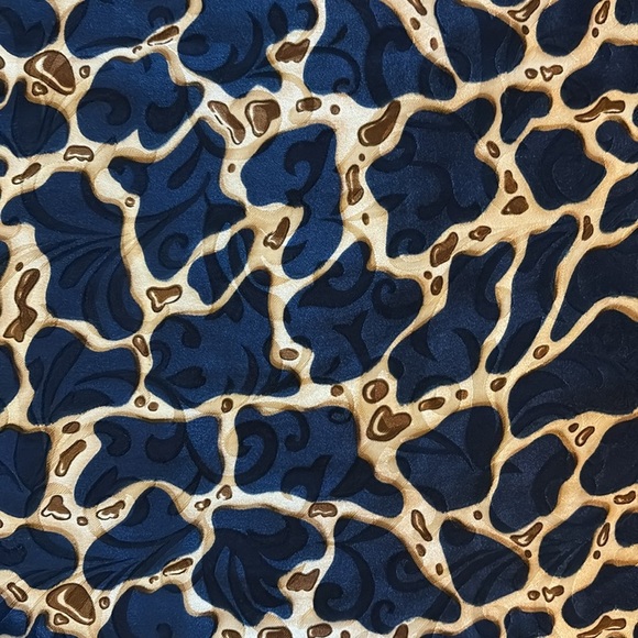 Gorgeous Malachite Satin dressing gown size 3 - Picture 2 of 5